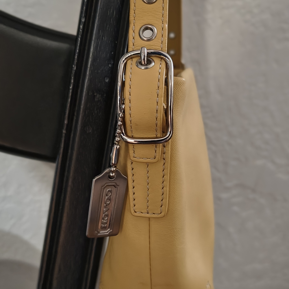 Coach Cream Shoulder Hand Bag - Picture 4 of 17